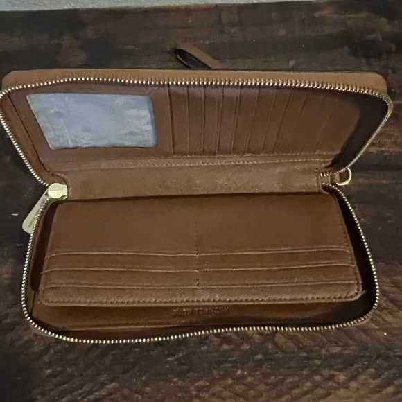 Michael Kors Clutch Wallet - Picture 2 of 3